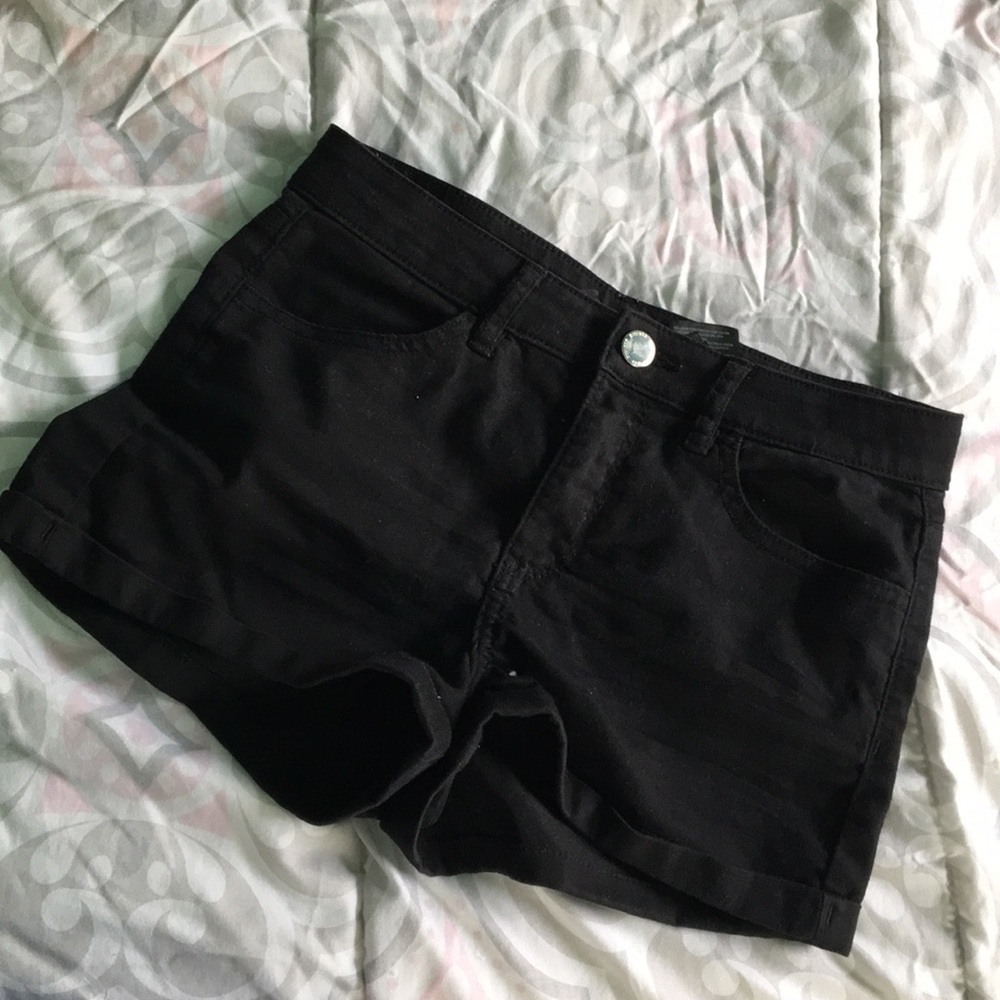 Black H&M shorts